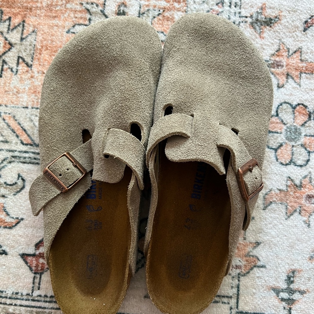 Like-New Suede Leather Birkenstock Clog